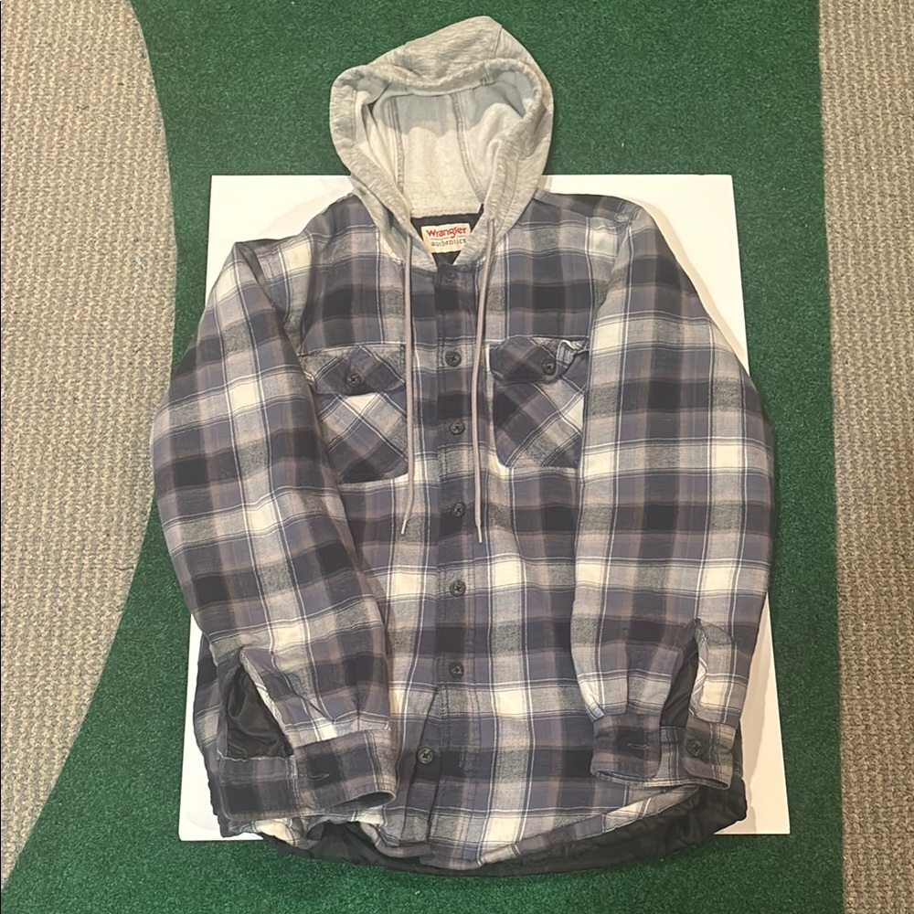 Wrangler Authentic’s Flannel Hoodie Button Down